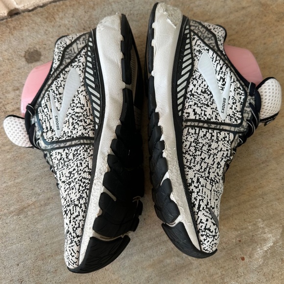 Brooks Adrenaline GTS 20 Sneakers Running Shoes Womens 7 Black White Trainers - Picture 6 of 10
